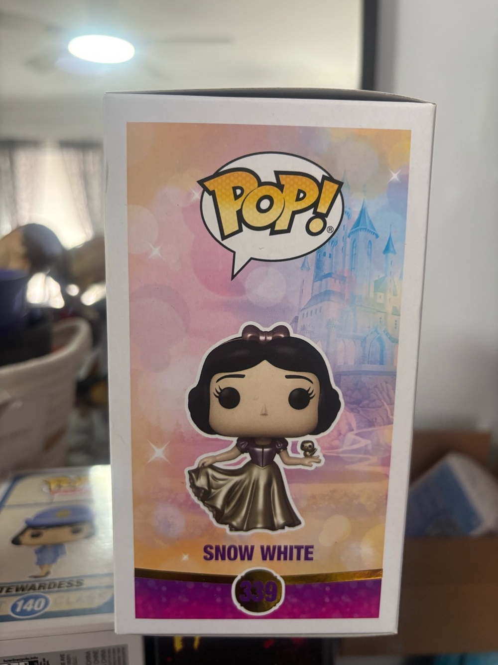 Funko pop Ultimate princess, Snow White with exclusive pin - Picture 4 of 8